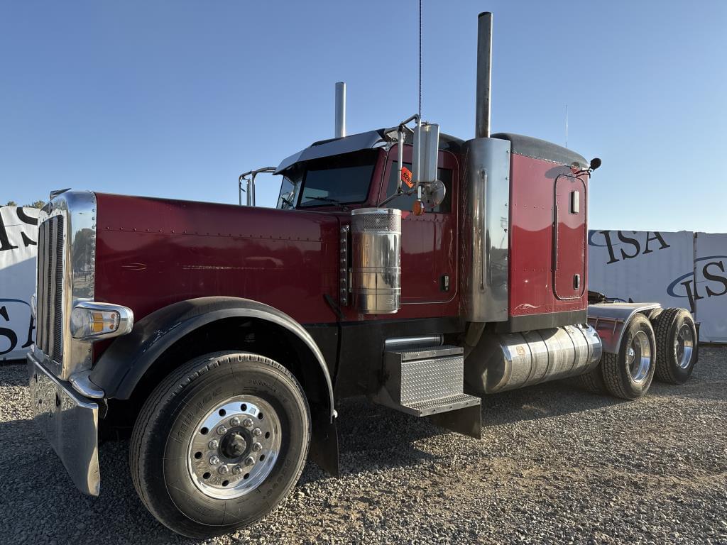 Image of Peterbilt 389 Primary image