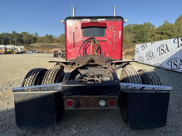 Image of Peterbilt 389 equipment image 3