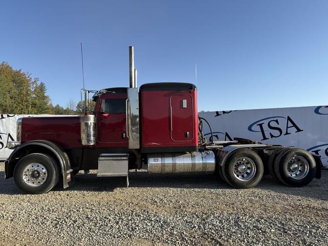 Image of Peterbilt 389 equipment image 1