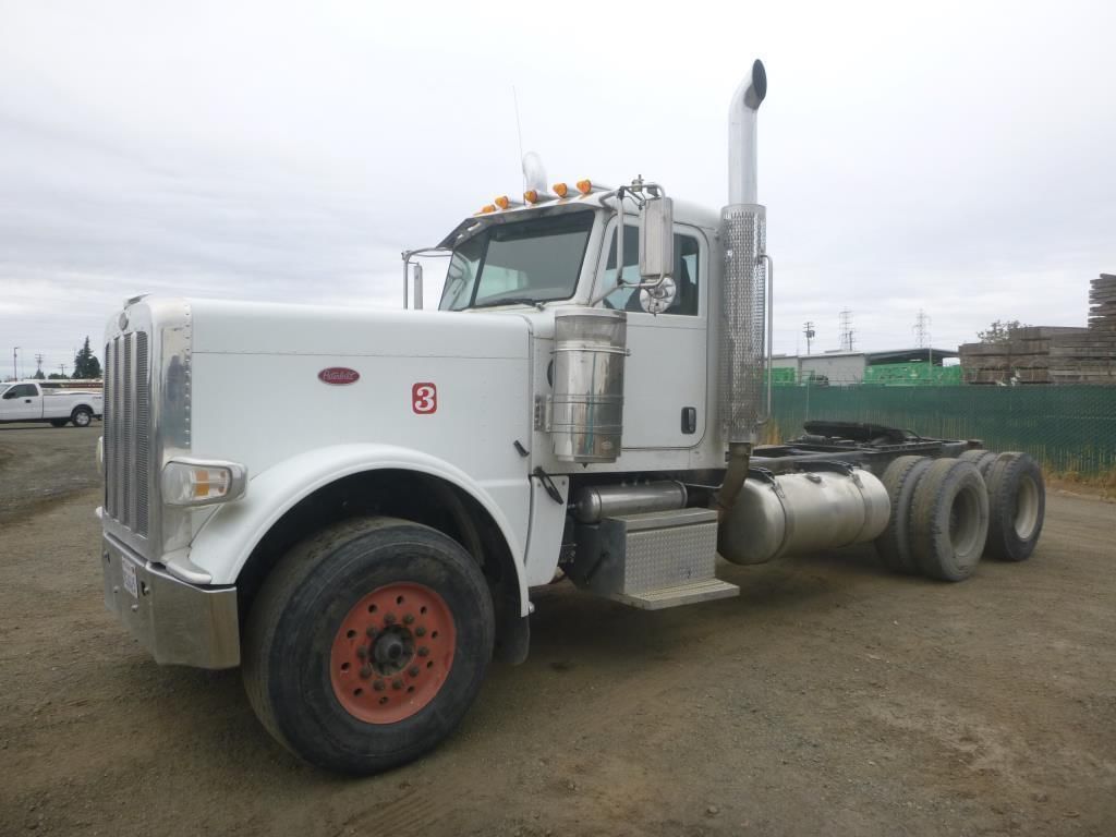 Main image Peterbilt 389