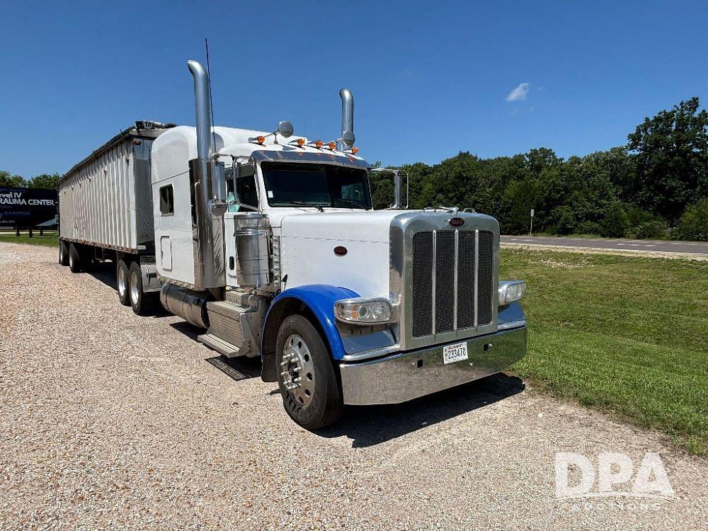 Image of Peterbilt 389 Primary image