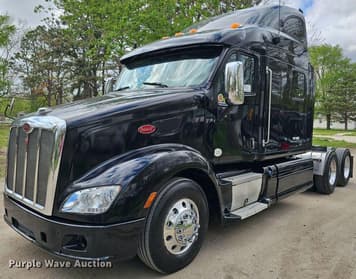 Main image Peterbilt 587