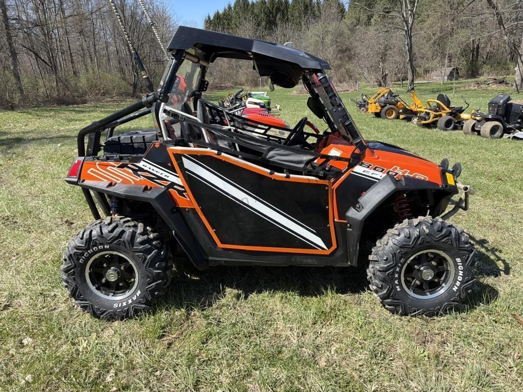 2012 Polaris RAZOR Equipment Image0