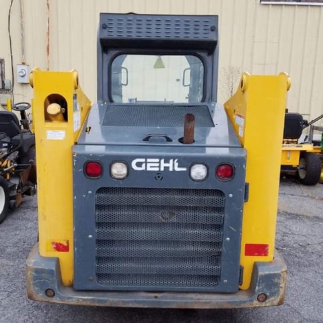 Image of Gehl R220 equipment image 1