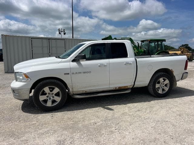 Image of Dodge Ram 1500 equipment image 3