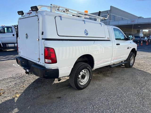 Image of Dodge Ram 2500 equipment image 2