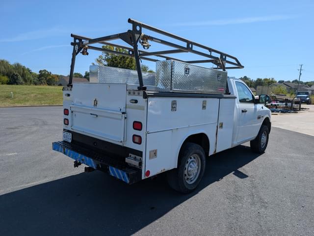 Image of Dodge Ram 2500 equipment image 4