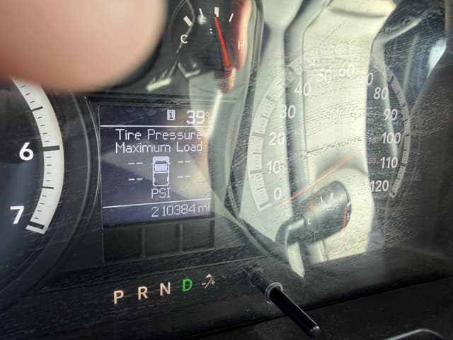 Image of Dodge Ram 2500HD equipment image 4