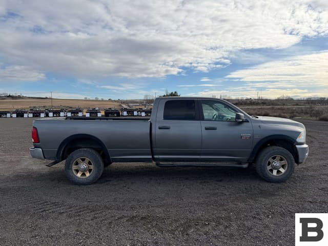 Image of Dodge Ram 2500HD equipment image 2