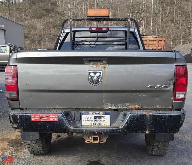 Image of Dodge Ram 2500 equipment image 2