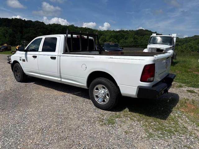 Image of Dodge Ram 2500 equipment image 2