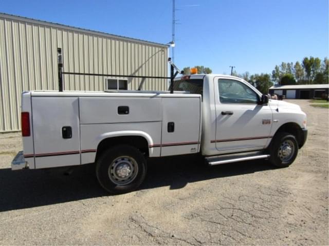 Image of Dodge Ram 2500HD equipment image 4