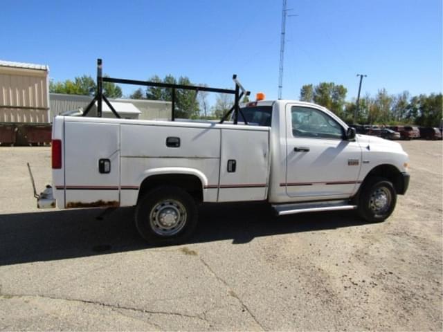 Image of Dodge Ram 2500HD equipment image 4