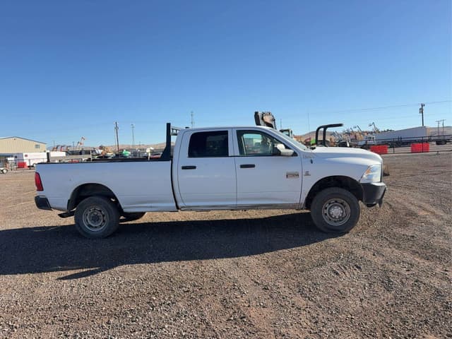 Image of Dodge Ram 3500 equipment image 3