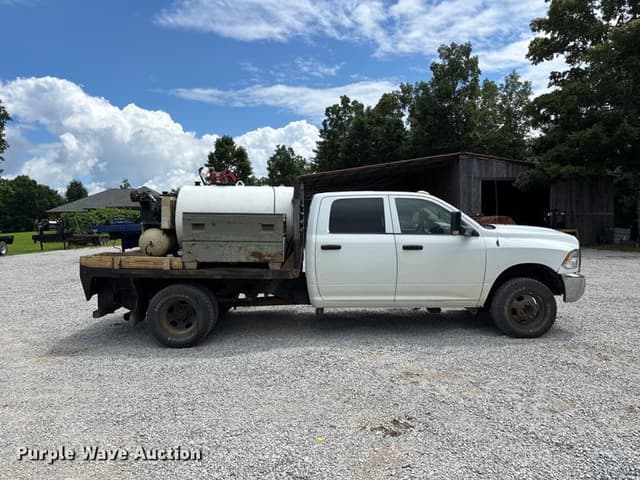 Image of Dodge Ram 3500 equipment image 3