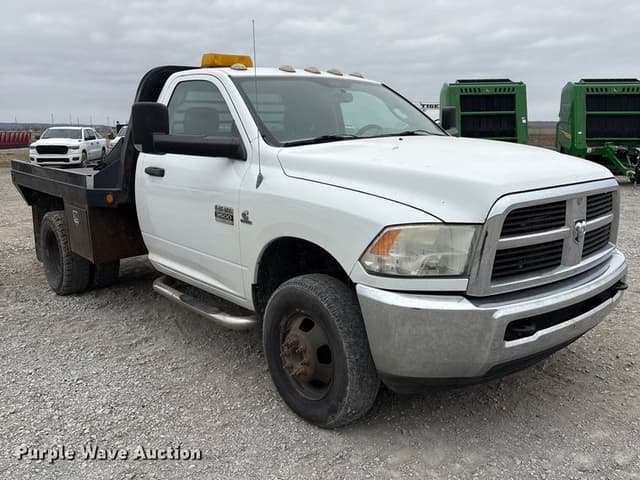 Image of Dodge Ram 3500 equipment image 2