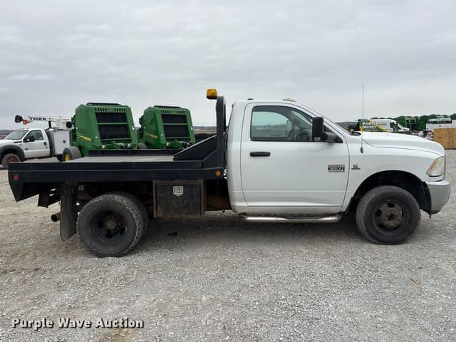 Image of Dodge Ram 3500 equipment image 3