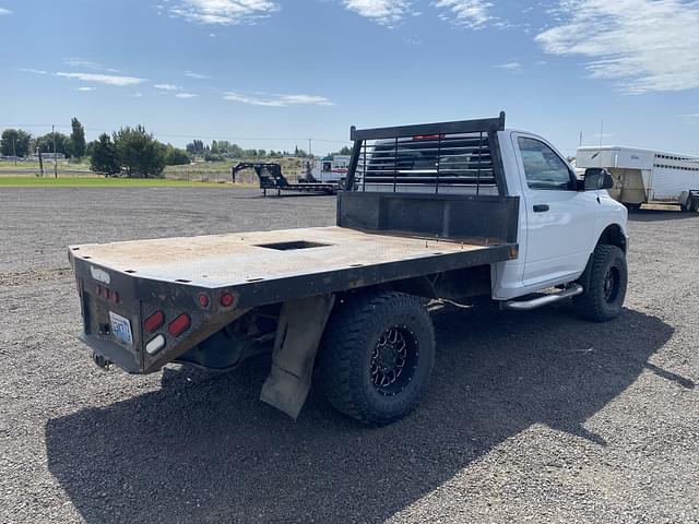Image of Dodge Ram 3500 equipment image 4