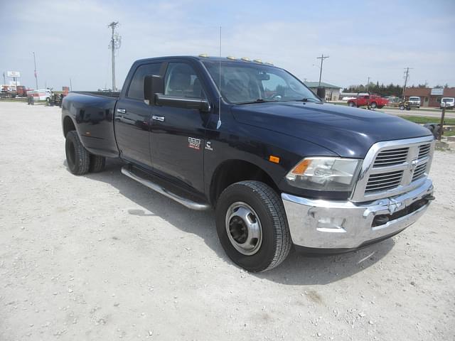 Image of Dodge Ram 3500HD equipment image 4