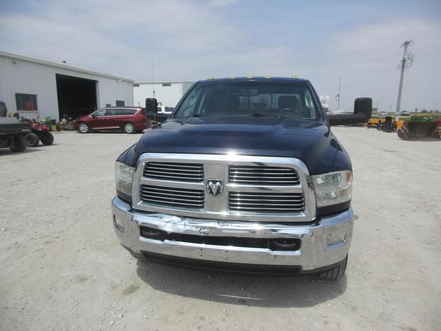 Image of Dodge Ram 3500HD equipment image 2