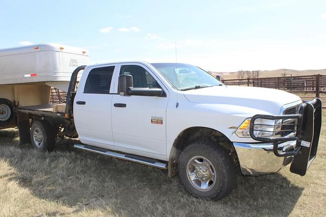Image of Dodge Ram 3500HD equipment image 2