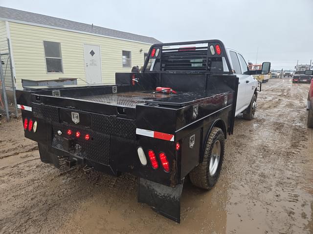 Image of Dodge Ram 3500 equipment image 2