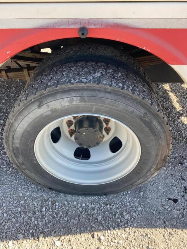 Image of Dodge Ram 4500 equipment image 2