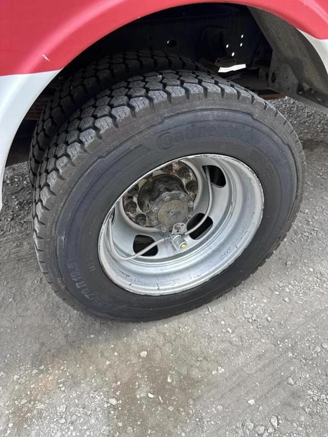 Image of Dodge Ram 4500 equipment image 3
