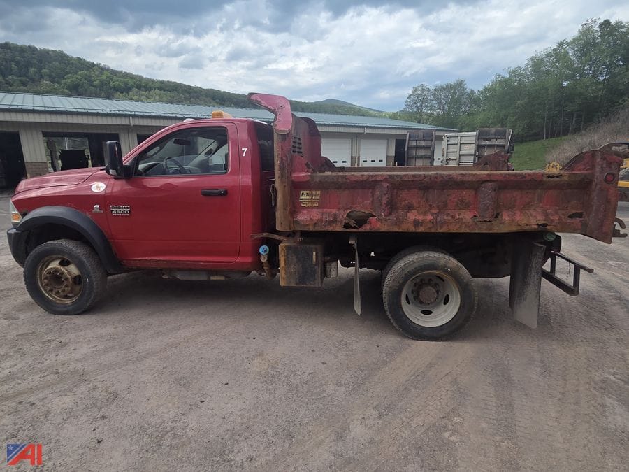 2012 Dodge Ram 4500 Equipment Image0