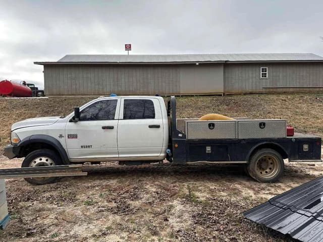 Image of Dodge Ram 4500 equipment image 2