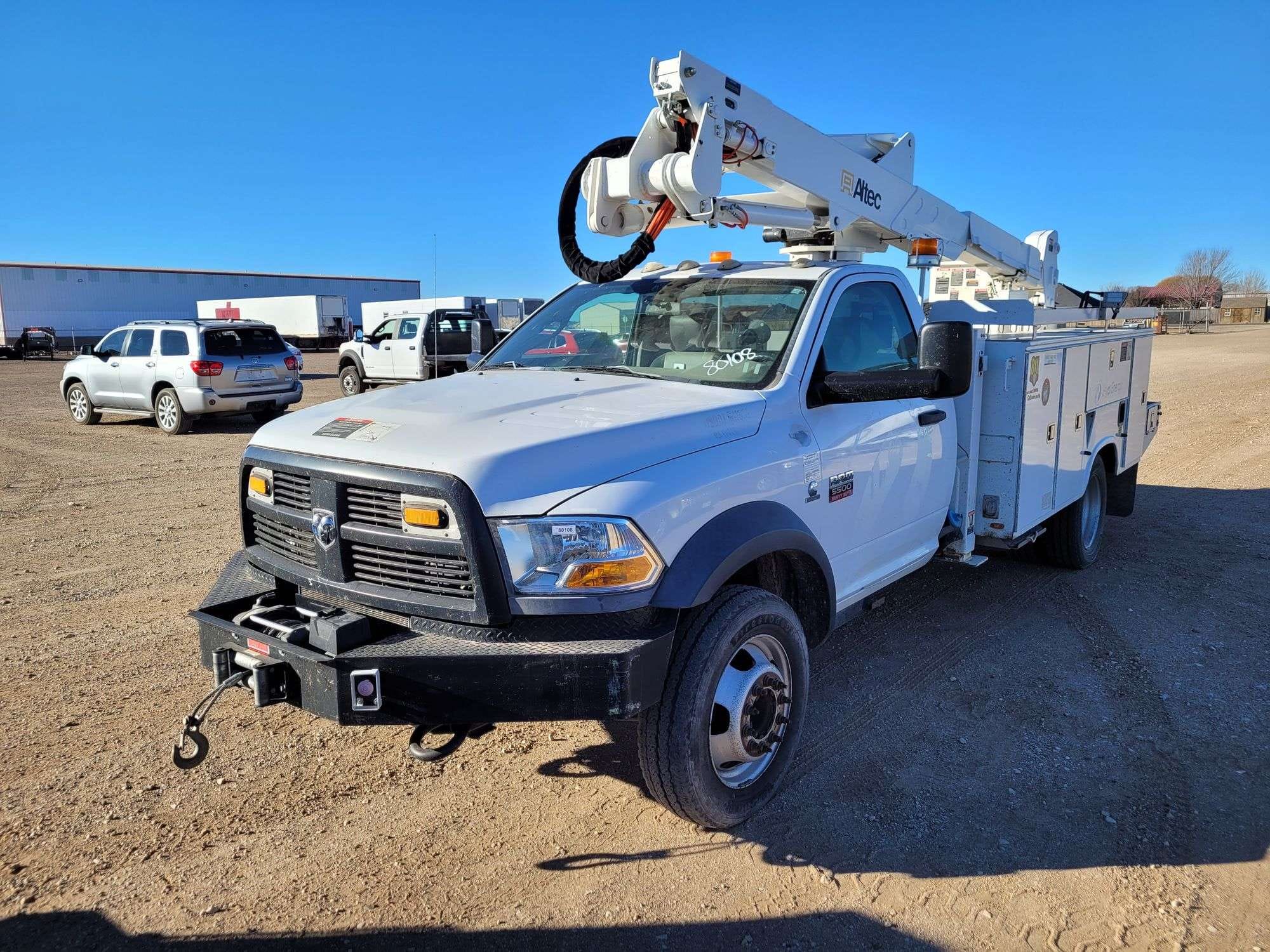 2012 Dodge Ram 5500 Equipment Image0