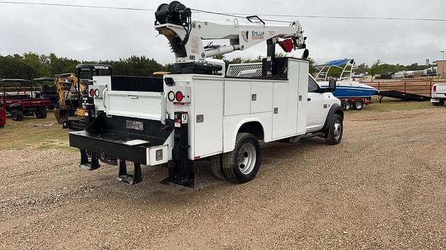 Image of Dodge Ram 5500 equipment image 2