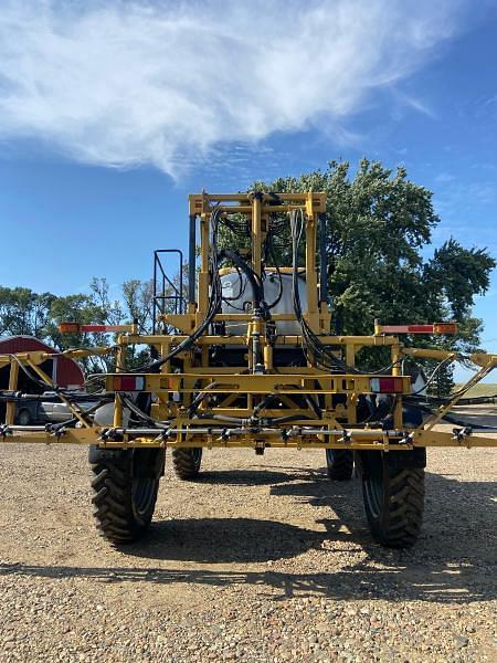 Image of RoGator RG900 equipment image 4