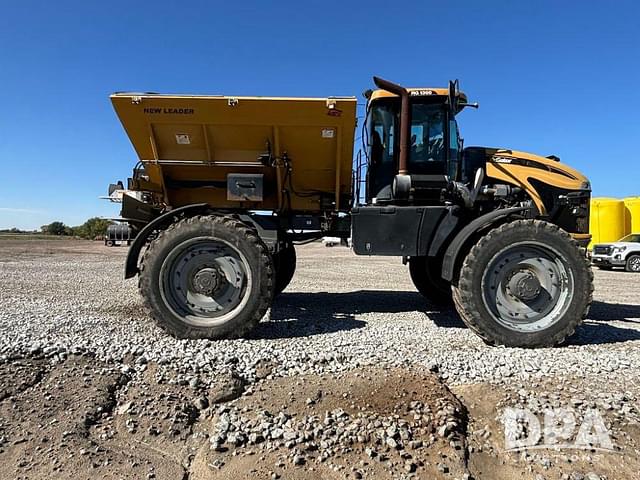 Image of RoGator RG1300 equipment image 2