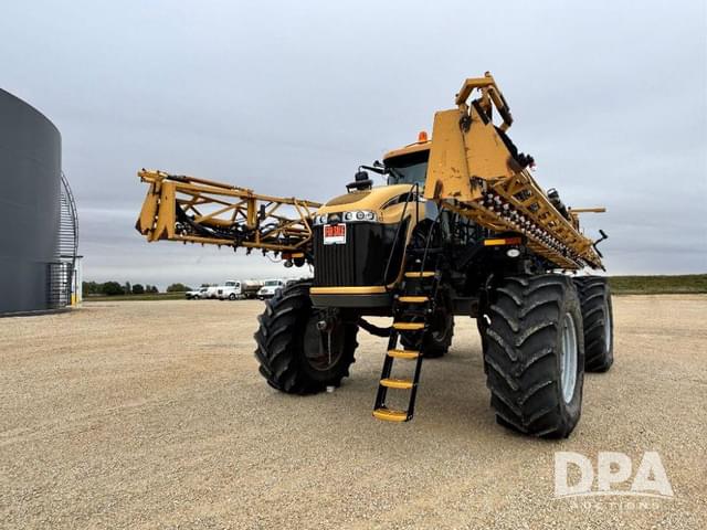 Image of RoGator RG1300 equipment image 2