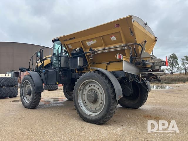 Image of RoGator RG1100 equipment image 4