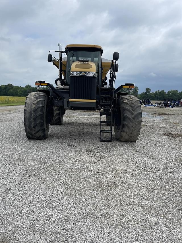 Image of RoGator RG1100 equipment image 2