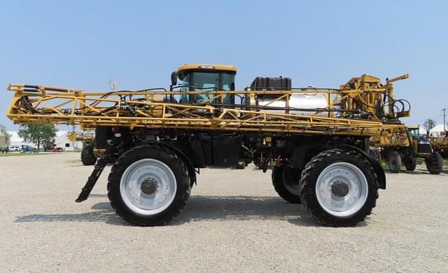 Image of RoGator RG1100 equipment image 1