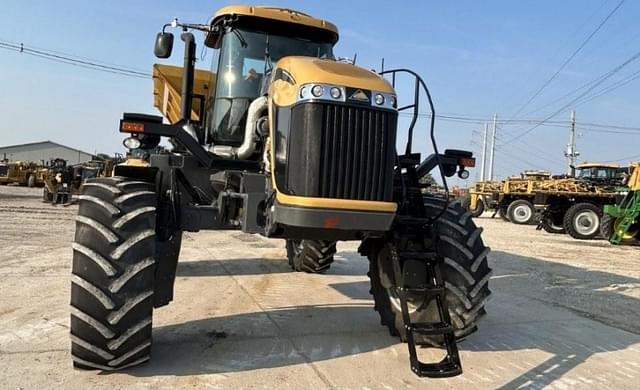 Image of RoGator RG1100 equipment image 4