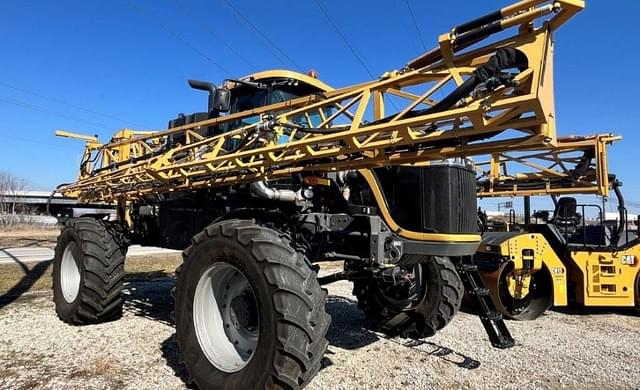 Image of RoGator RG1100 equipment image 2