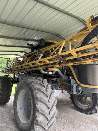Image of RoGator RG1100 equipment image 1