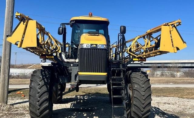 Image of RoGator RG1100 equipment image 2