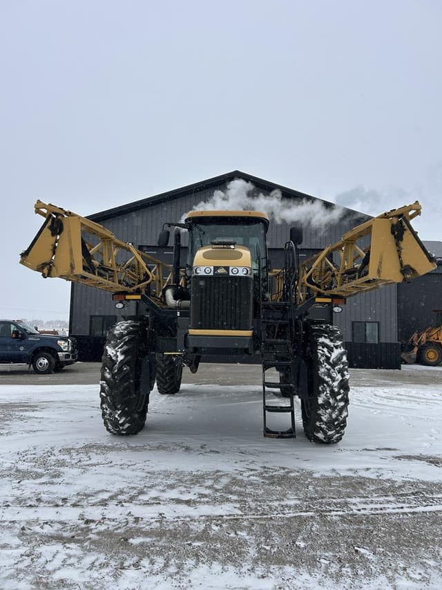 Image of RoGator RG1100 equipment image 1
