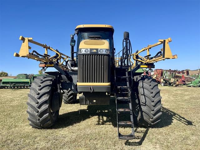 Image of RoGator RG1100 equipment image 2