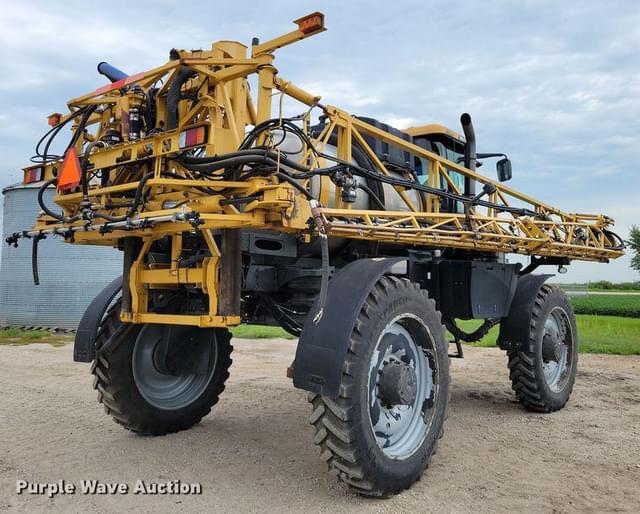 Image of RoGator RG1100 equipment image 4