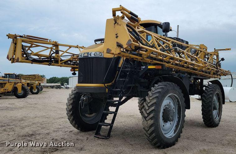 2012 RoGator RG1100 Equipment Image0