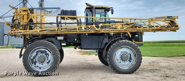 Image of RoGator RG1100 equipment image 3