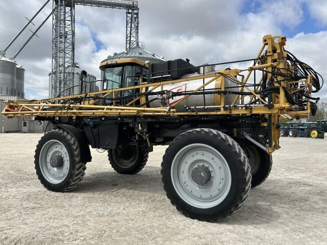 Image of RoGator RG1100 equipment image 4