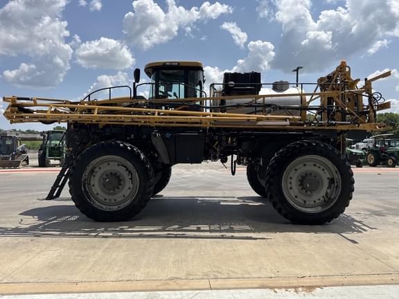 Image of RoGator RG1100 equipment image 1