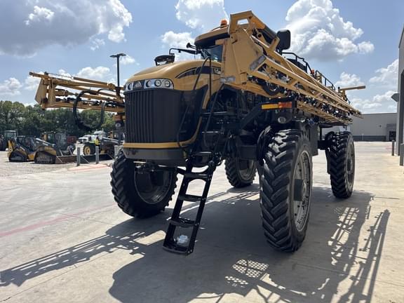 Image of RoGator RG1100 equipment image 3